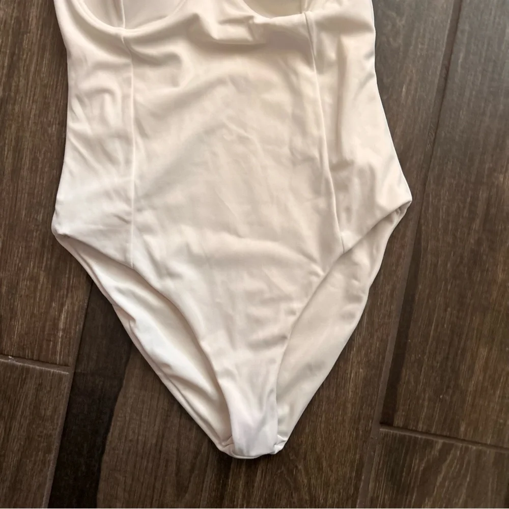 Beach Riot x Madison LeCroy Maven One Piece Swimsuit in Ivory Sz M **No Belt** - Picture 4 of 9